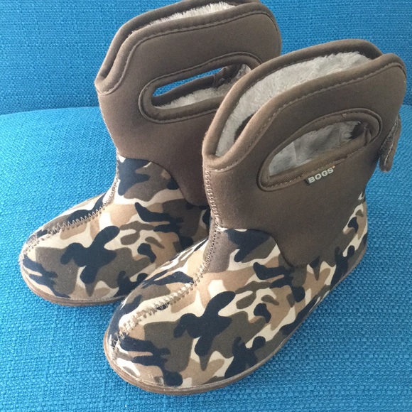 Bogs Other - Baby Bogs waterproof boots-Camo Size 10